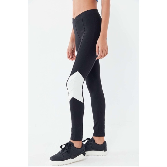 UO Out From Under Danica Colorblock Leggings - Picture 3 of 12